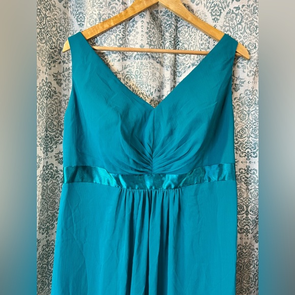 David’s Bridal Blue Side Slit Formal Prom Homecoming Wedding - Picture 1 of 9